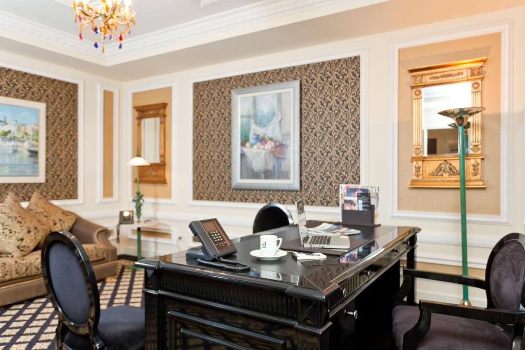 Presidential Suite